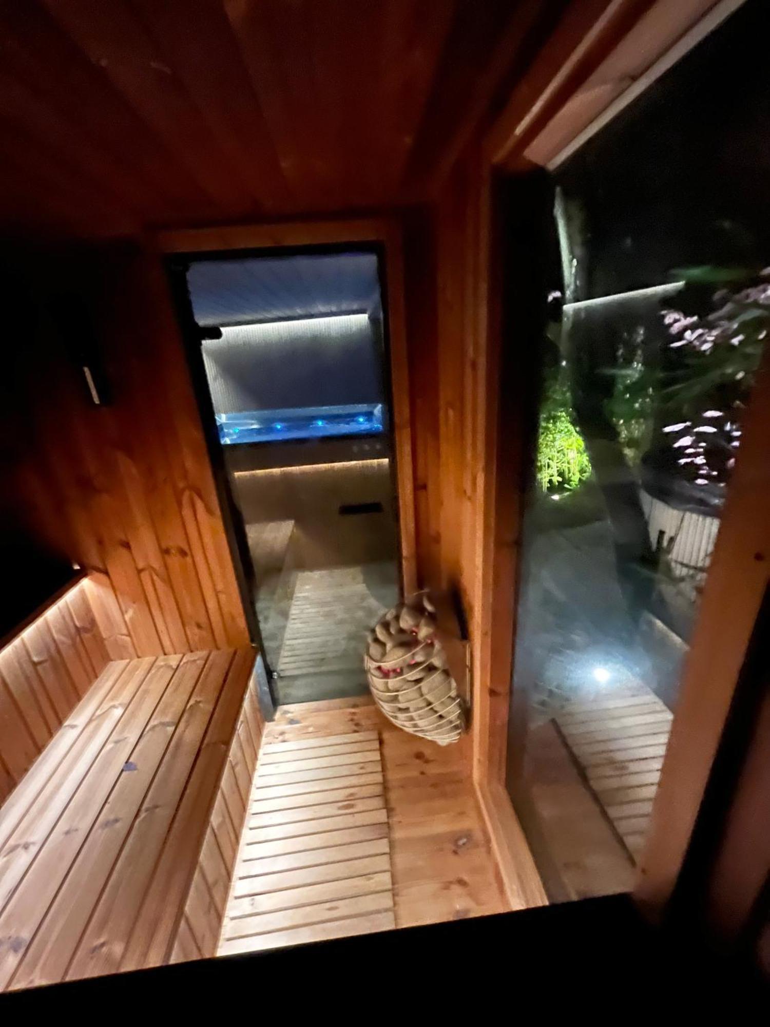 Tauberchalet I Boutique-Ferienhaus Mit Sauna, Whirlpool & Natur I 10Min Walk To Historic Old Town Rothenburg ob der Tauber Exterior foto